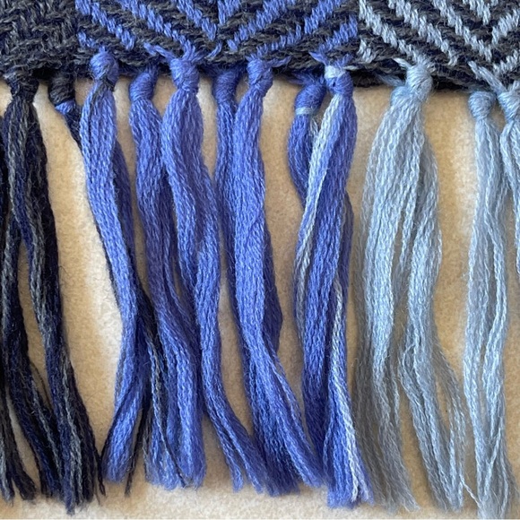 Churchill Hand Woven Wool Pink Blue Pastels Scarf 72 x 50” - Picture 4 of 12